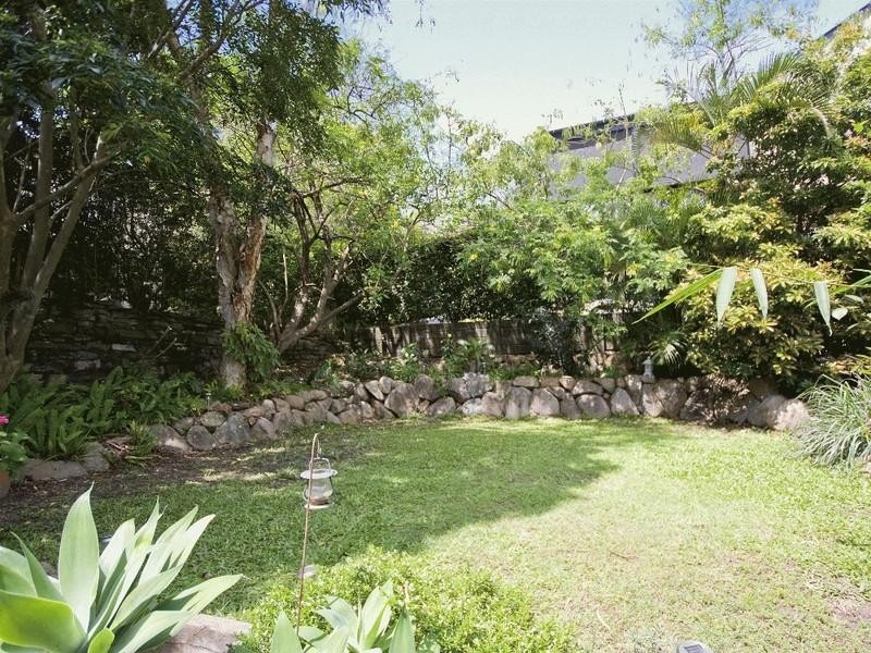 4 Cook Street, Red Hill QLD 4059