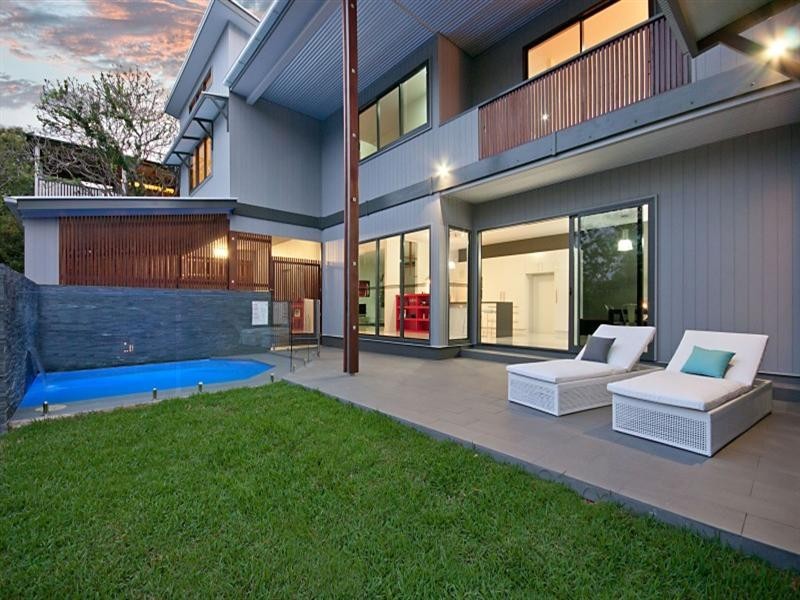 8 Mahara Street, Bardon QLD 4065
