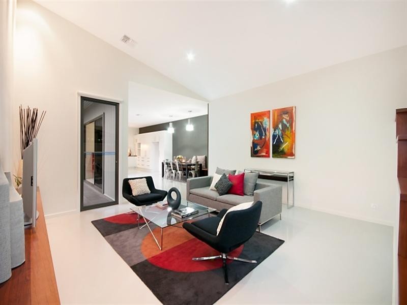 8 Mahara Street, Bardon QLD 4065