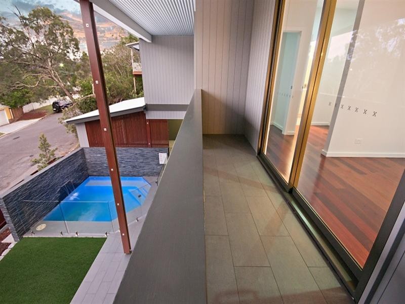 8 Mahara Street, Bardon QLD 4065