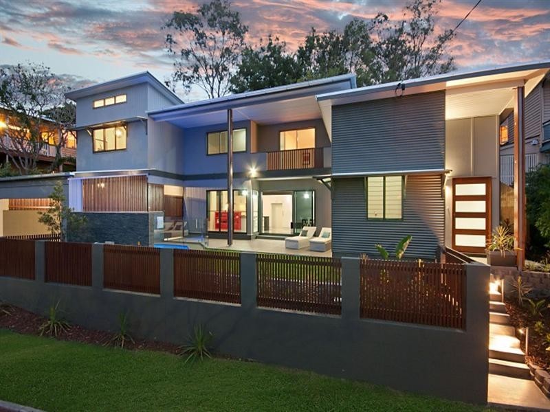 8 Mahara Street, Bardon QLD 4065
