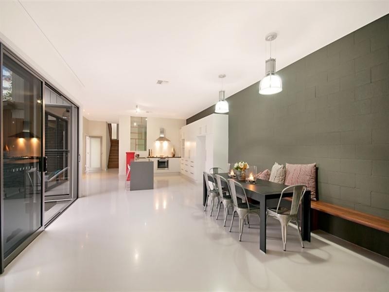 8 Mahara Street, Bardon QLD 4065