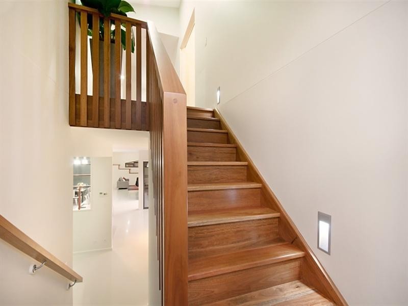 8 Mahara Street, Bardon QLD 4065