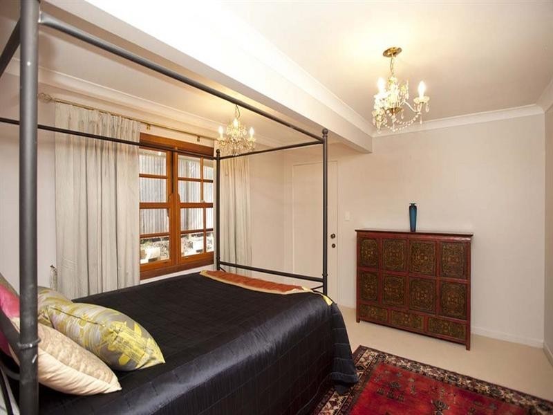 19 Emma Street, Milton QLD 4064