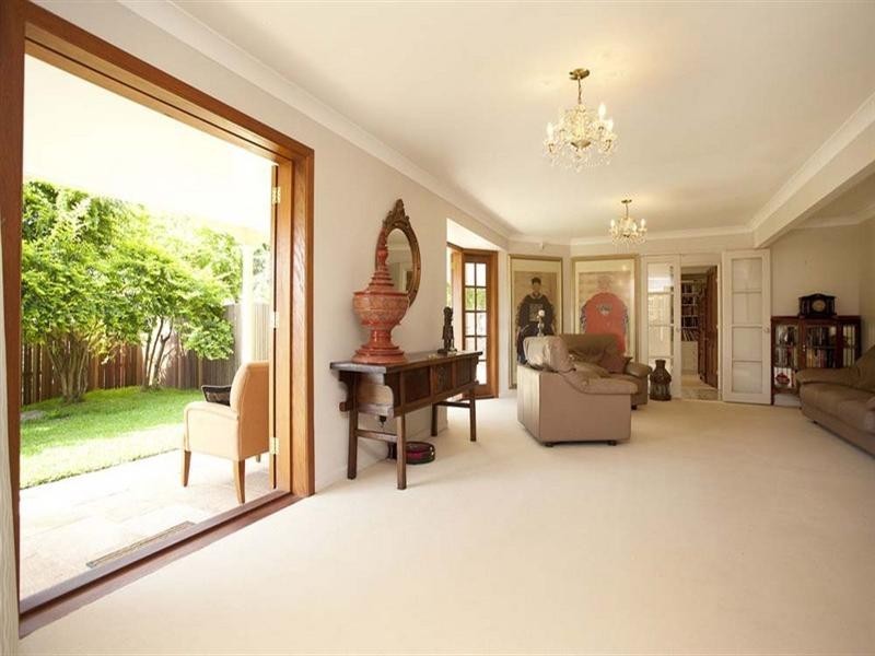 19 Emma Street, Milton QLD 4064