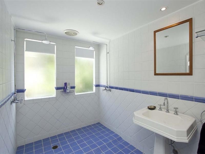 19 Emma Street, Milton QLD 4064