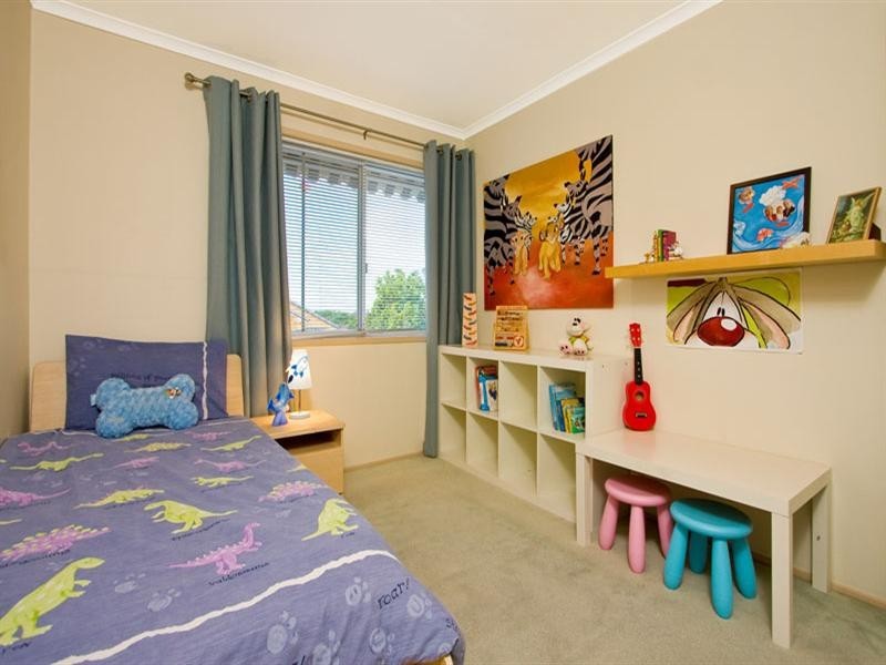 8 Vincent Place, Sinnamon Park QLD 4073