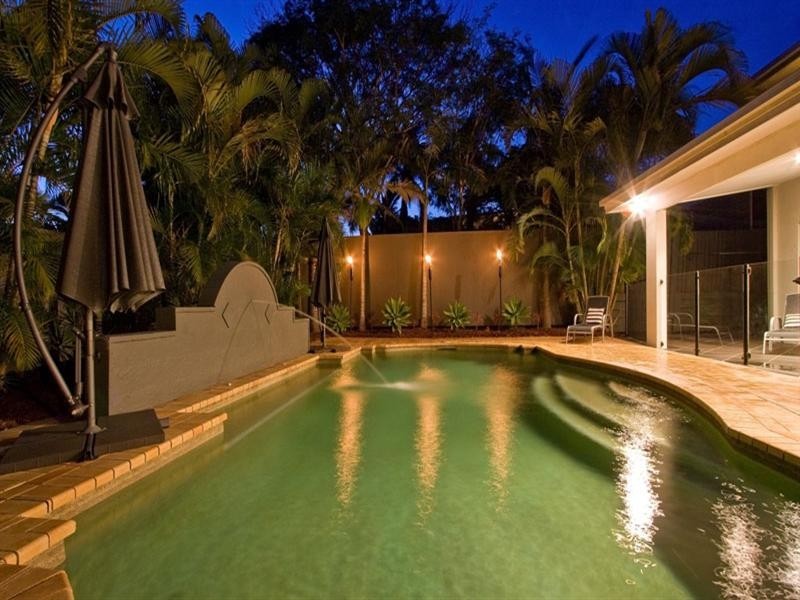 8 Vincent Place, Sinnamon Park QLD 4073