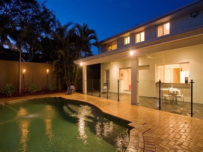 8 Vincent Place, Sinnamon Park QLD 4073