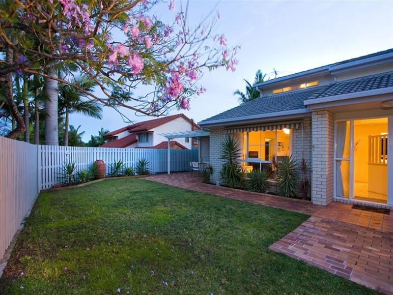 8 Vincent Place, Sinnamon Park QLD 4073