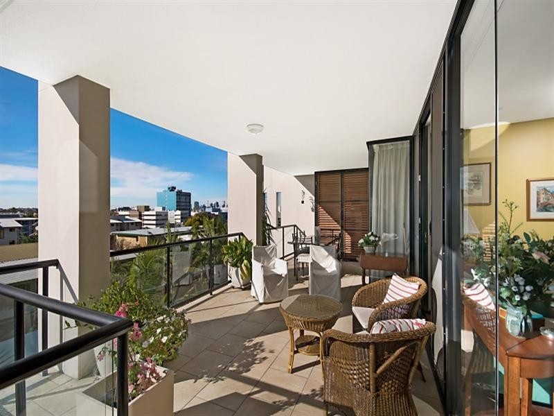 43/26 Holland Street, Toowong QLD 4066