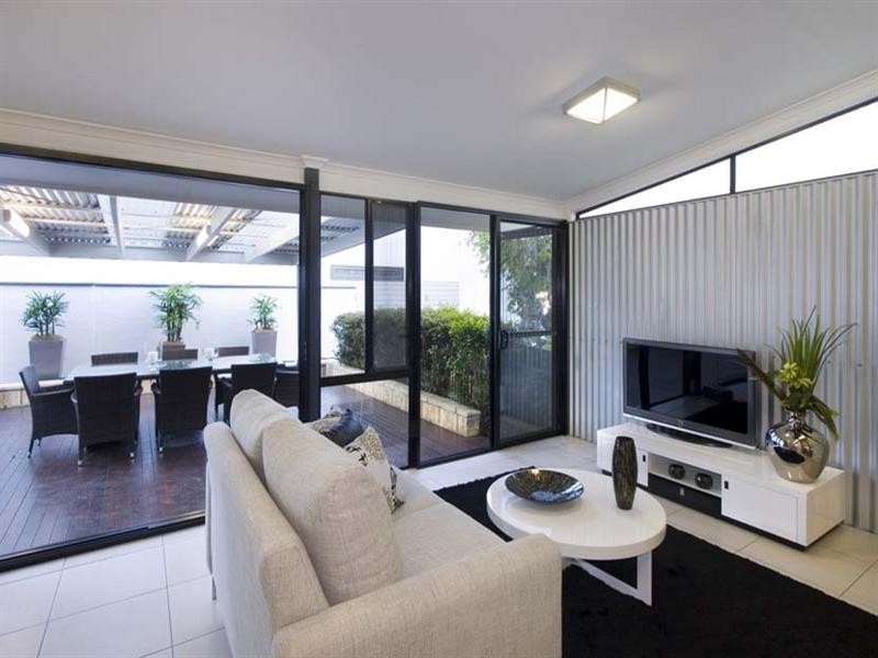 25A Heussler Terrace, Milton QLD 4064