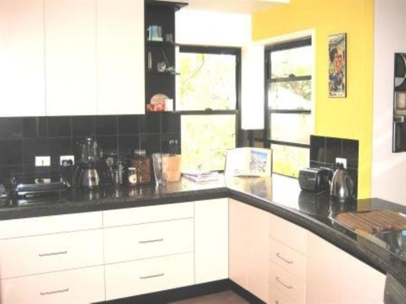 12 Owen Lane, Auchenflower QLD 4066