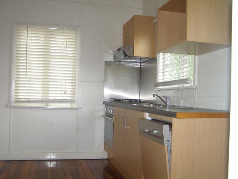 100 Windsor Road, Red Hill QLD 4059