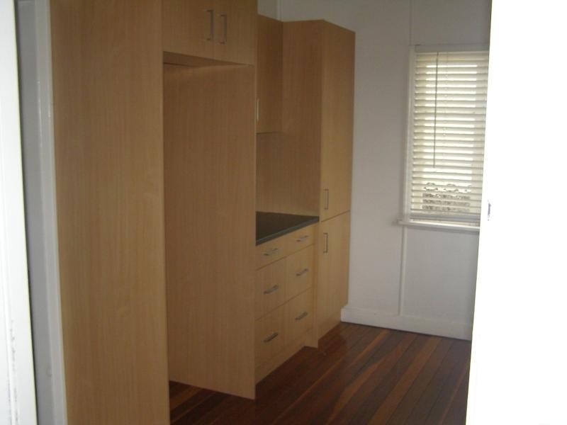 100 Windsor Road, Red Hill QLD 4059