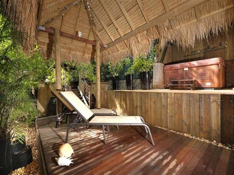 44 Mackay Terrace, Bardon QLD 4065