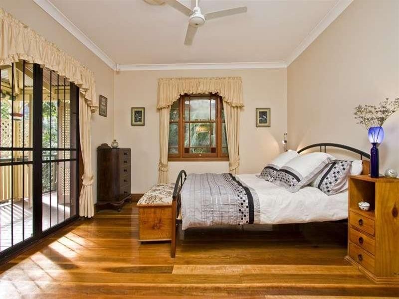 44 Mackay Terrace, Bardon QLD 4065