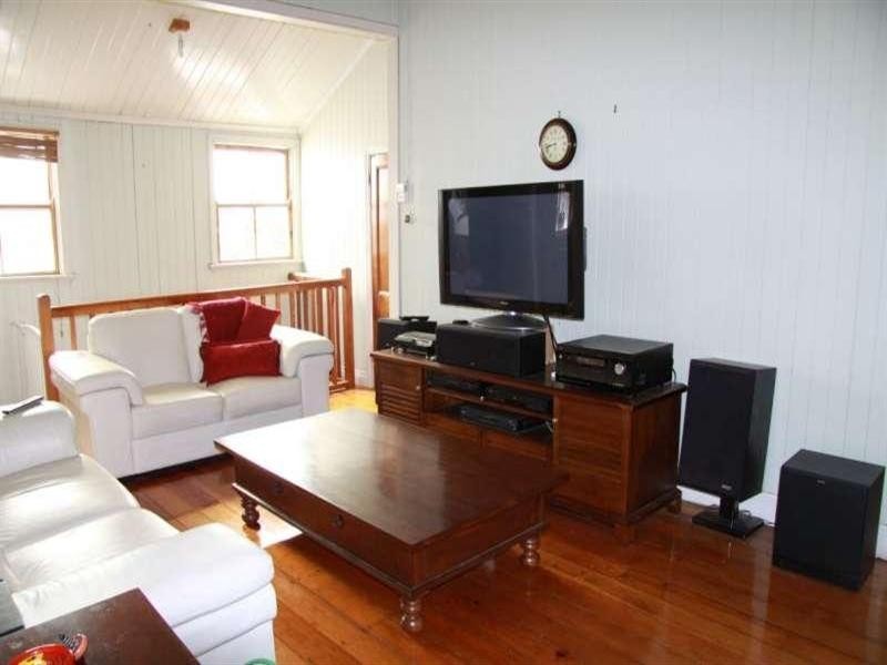 21 Macintosh Street, Auchenflower QLD 4066