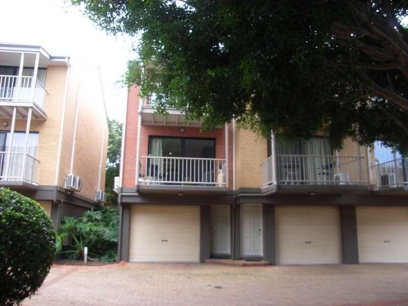 8/64 Browne Street, New Farm QLD 4005