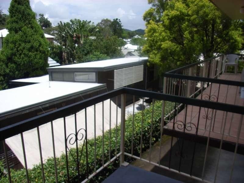 2/15 Glassey Street, Red Hill QLD 4059