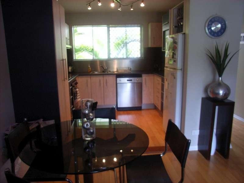 2/15 Glassey Street, Red Hill QLD 4059