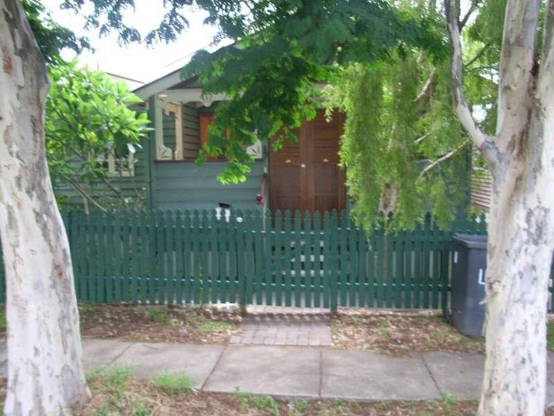 48 Ashgrove Crescent, Ashgrove QLD 4060