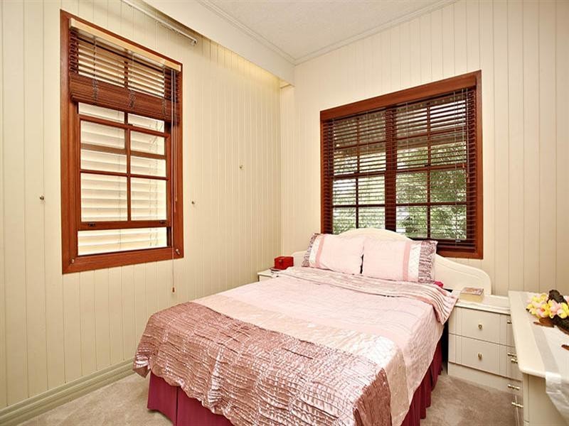 18 Vincent Street, Auchenflower QLD 4066