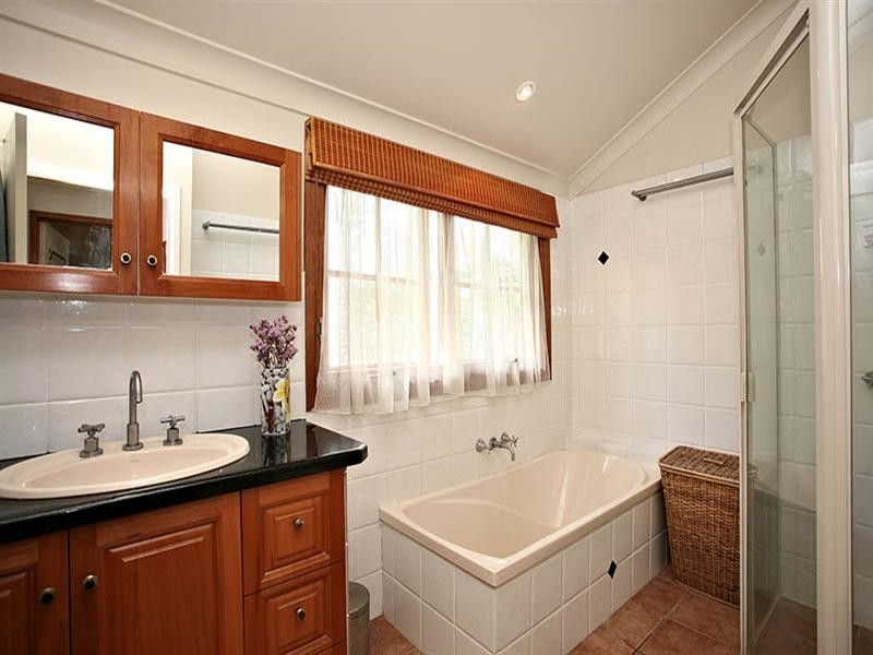 18 Vincent Street, Auchenflower QLD 4066