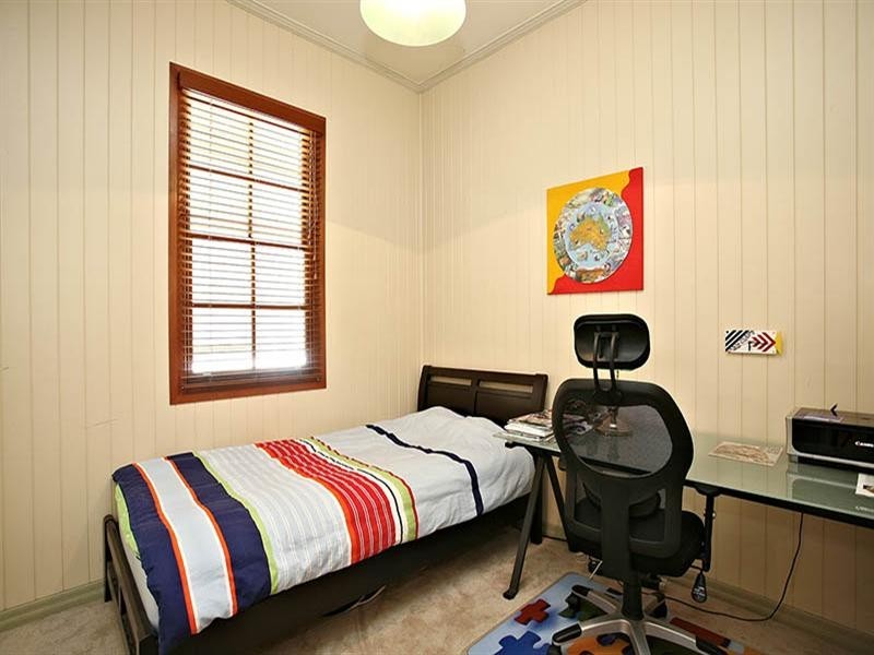 18 Vincent Street, Auchenflower QLD 4066