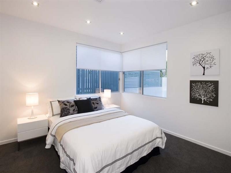 37 Derby Street, Highgate Hill QLD 4101