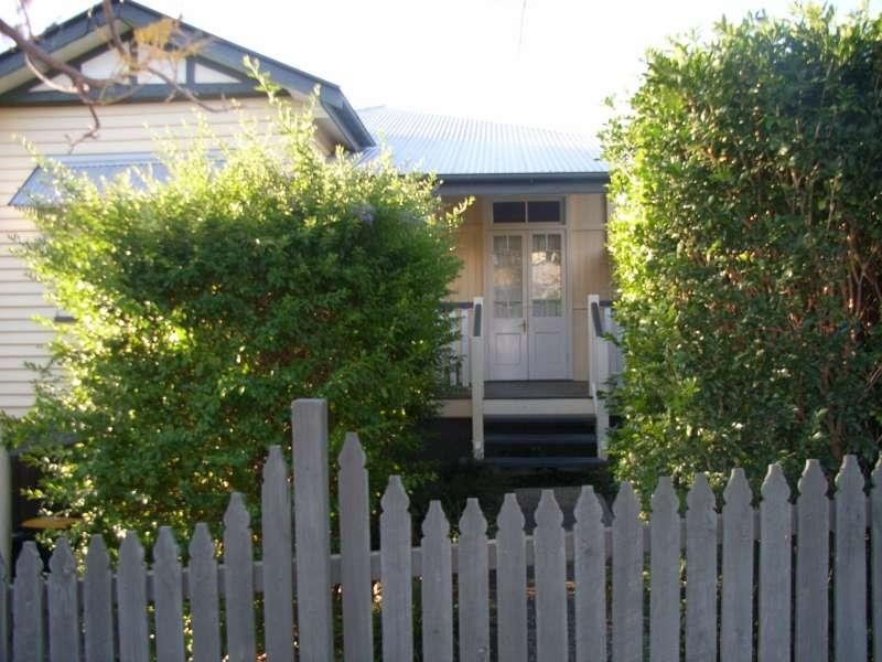 81 ALEXANDRA Street, Bardon QLD 4065