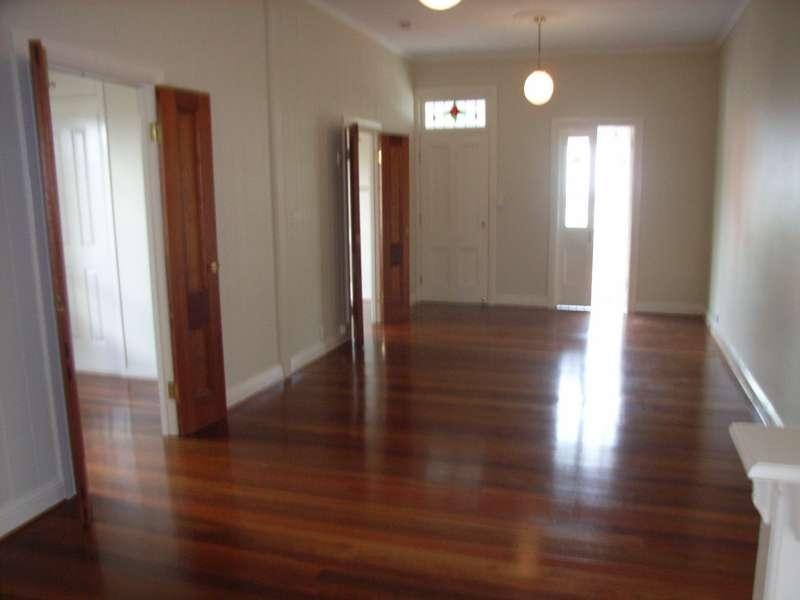 16 Sackville Street, Milton QLD 4064