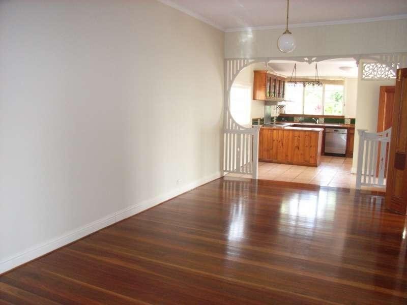 16 Sackville Street, Milton QLD 4064