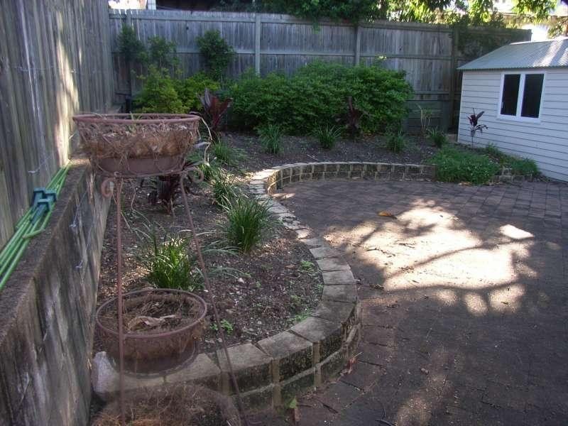 16 Sackville Street, Milton QLD 4064