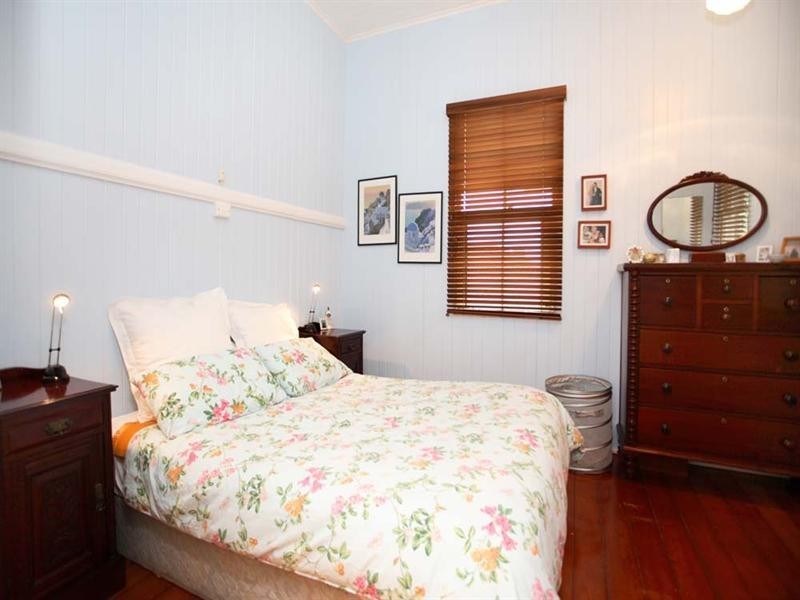 69 Coronation Street, Bardon QLD 4065