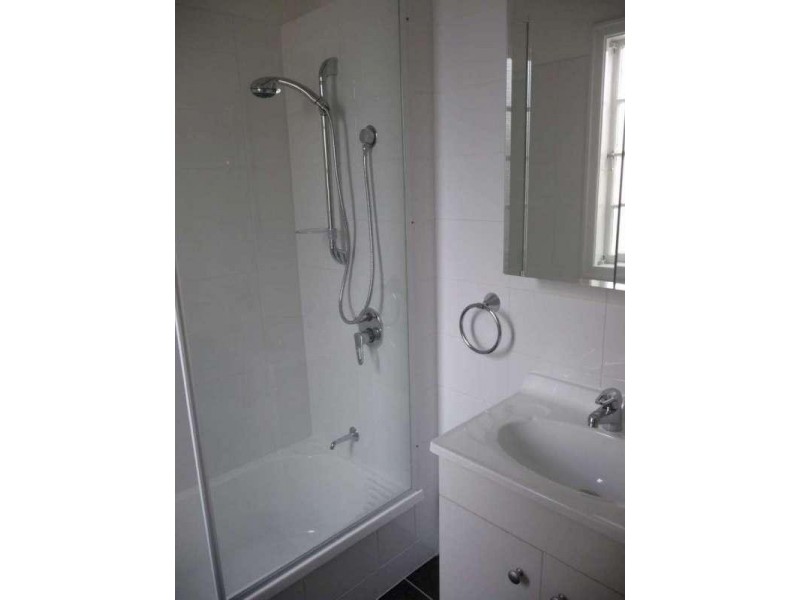 18 Fleming Road, Herston QLD 4006