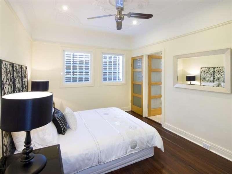 25a Heussler Terrace, Milton QLD 4064