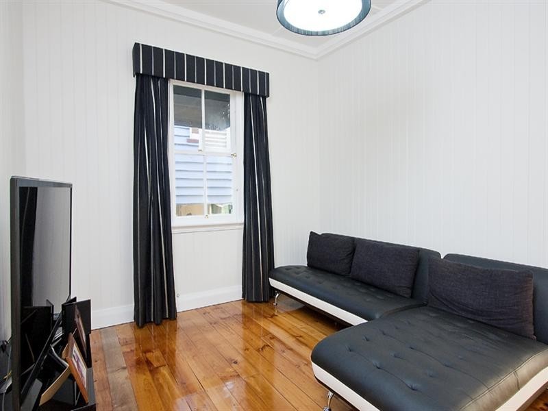 15 Dyne Street, Red Hill QLD 4059