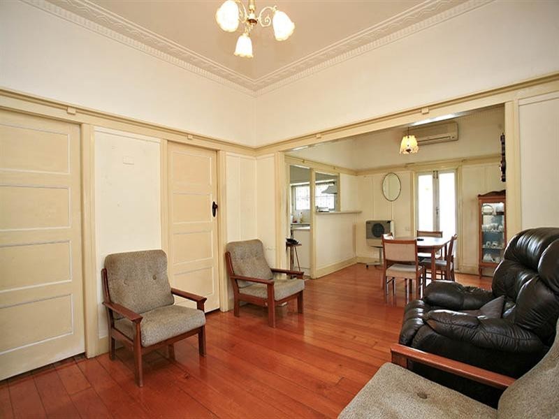 77 Albion Road, Albion QLD 4010