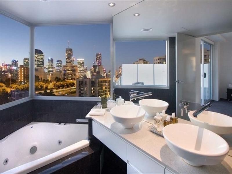 206/1 O’Connell Street, Kangaroo Point QLD 4169