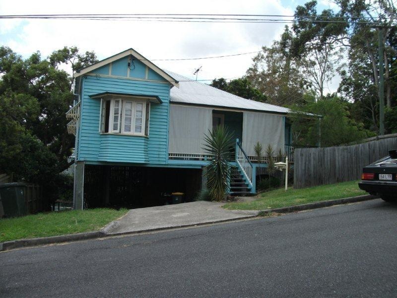 26 Dudley Street, Bardon QLD 4065