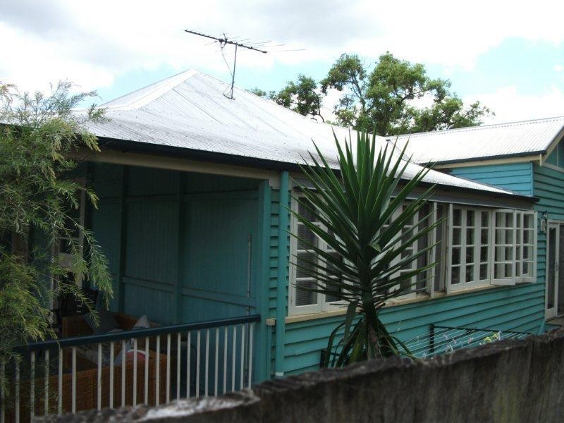 26 Dudley Street, Bardon QLD 4065