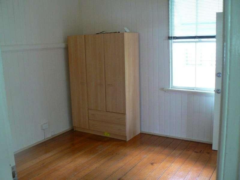 26 Dudley Street, Bardon QLD 4065