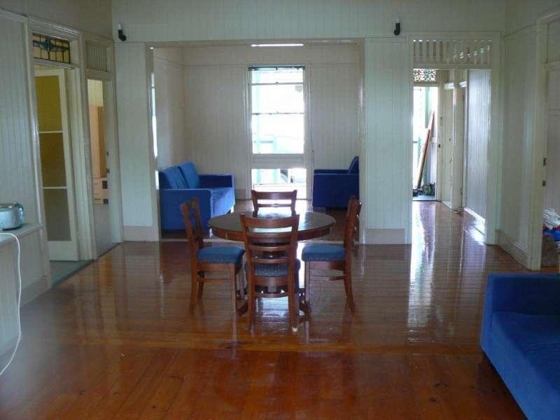 26 Dudley Street, Bardon QLD 4065