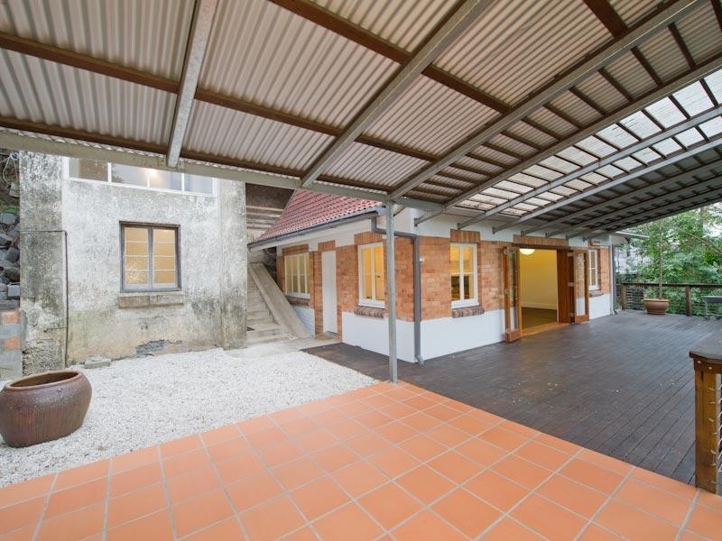 24 Macgregor Terrace, Bardon QLD 4065