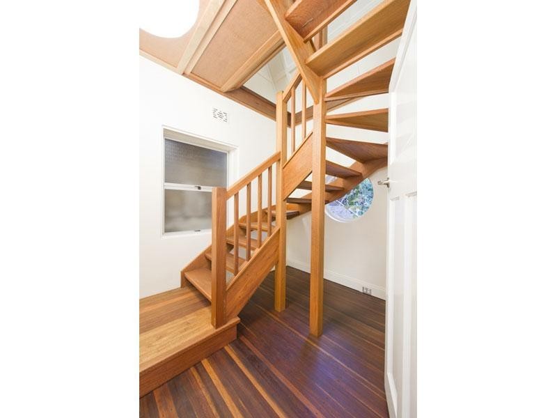 24 Macgregor Terrace, Bardon QLD 4065