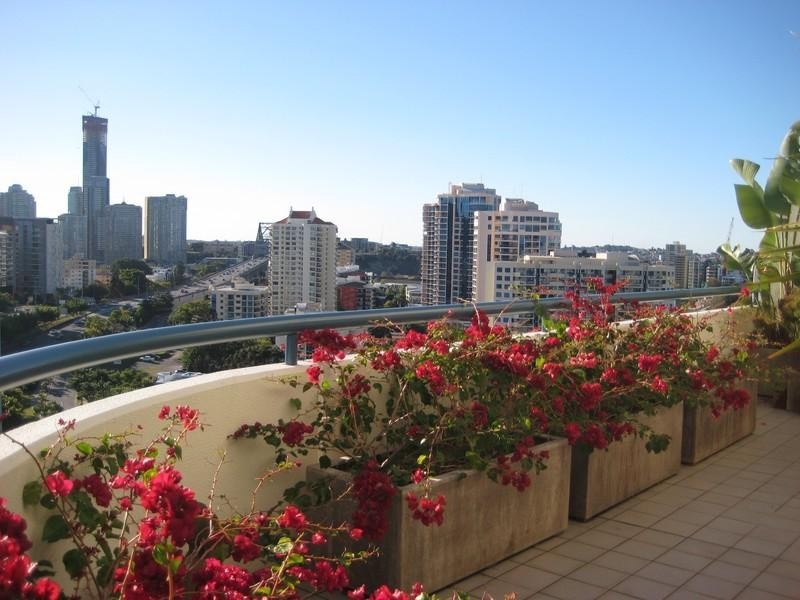 57 Lambert Street, Kangaroo Point QLD 4169
