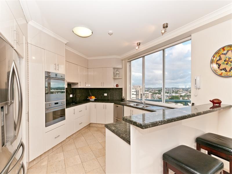 57 Lambert Street, Kangaroo Point QLD 4169