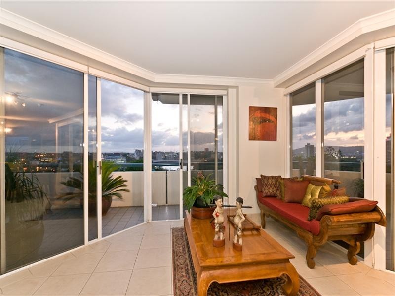 57 Lambert Street, Kangaroo Point QLD 4169
