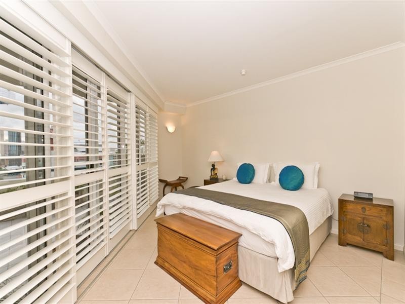 57 Lambert Street, Kangaroo Point QLD 4169